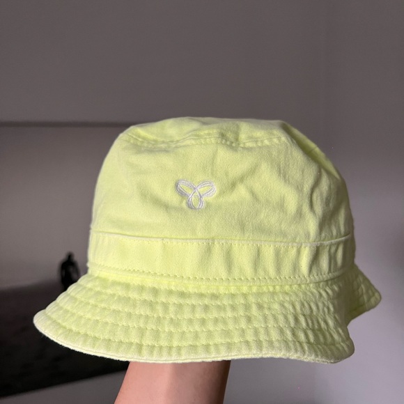TNA Aritzia Soft pastel neon green/yellow bucket hat - Picture 2 of 2